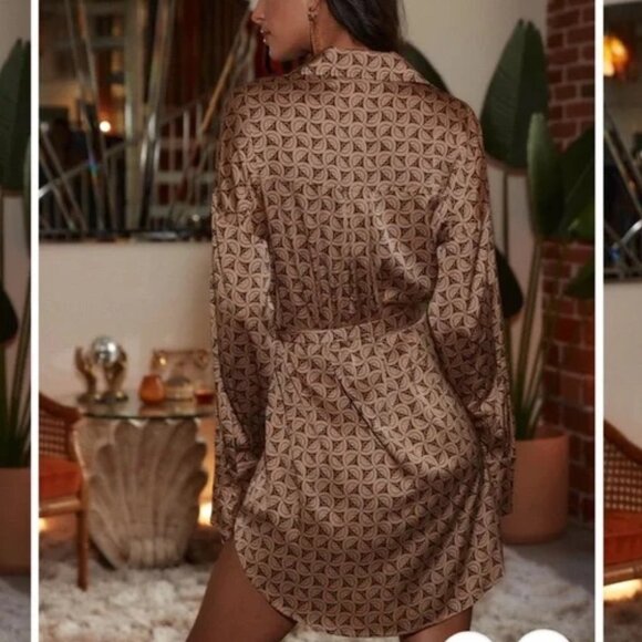 NWT 12th Tribe AFTER DARK BROWN RETRO SATIN MINI DRESS Small **Sold out online** - Picture 4 of 7
